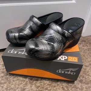 Dansko XP 2.0 Clogs size 37 (7-7.5)